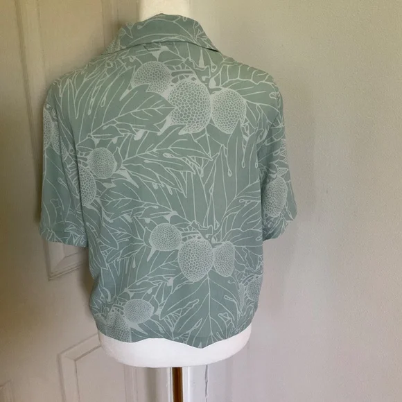 Manaola women’s collared top - Picture 4 of 5